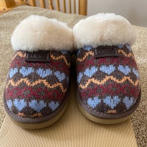 Brand new Woman’s UGG Cozy Knit Hearts - Chocolate